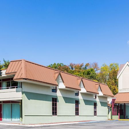 Days Inn East Stroudsburg Esterno foto