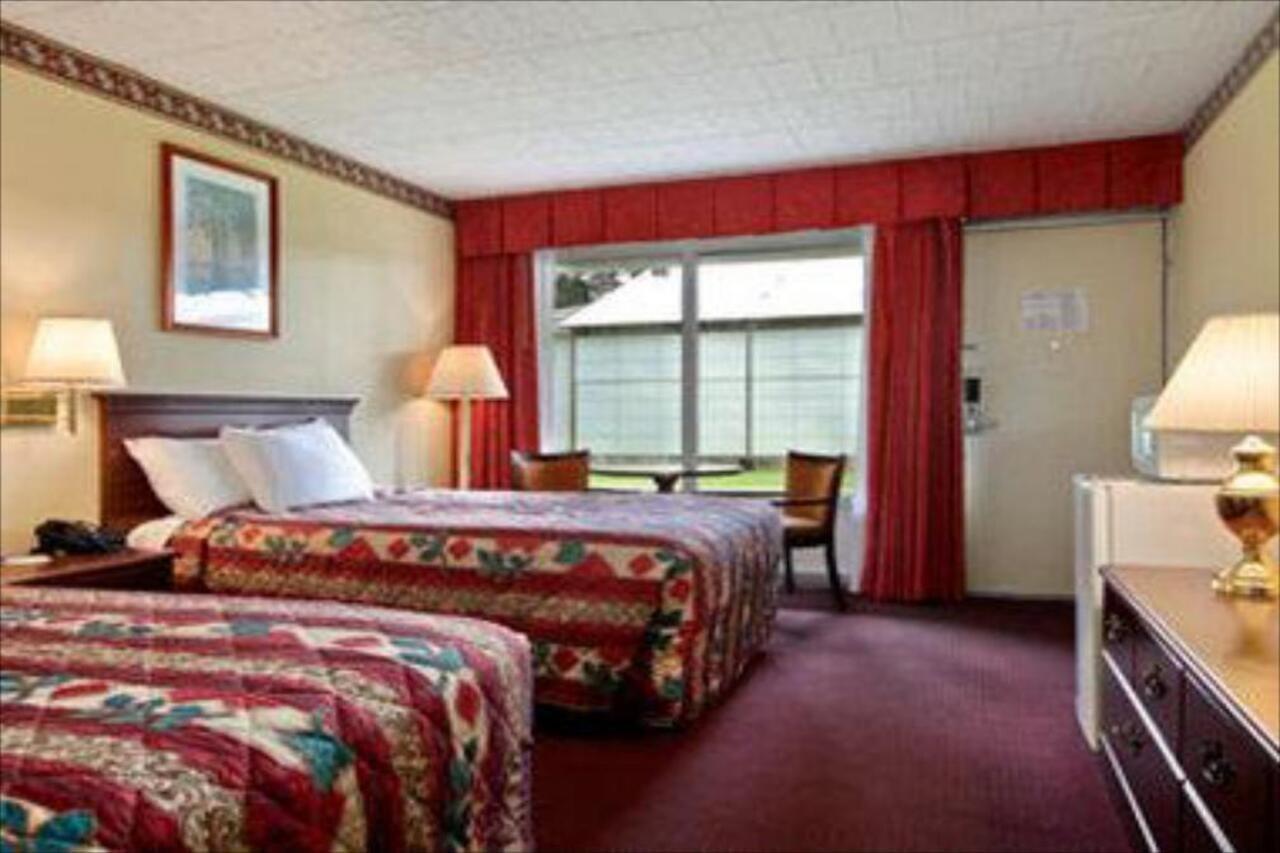 Days Inn East Stroudsburg Esterno foto