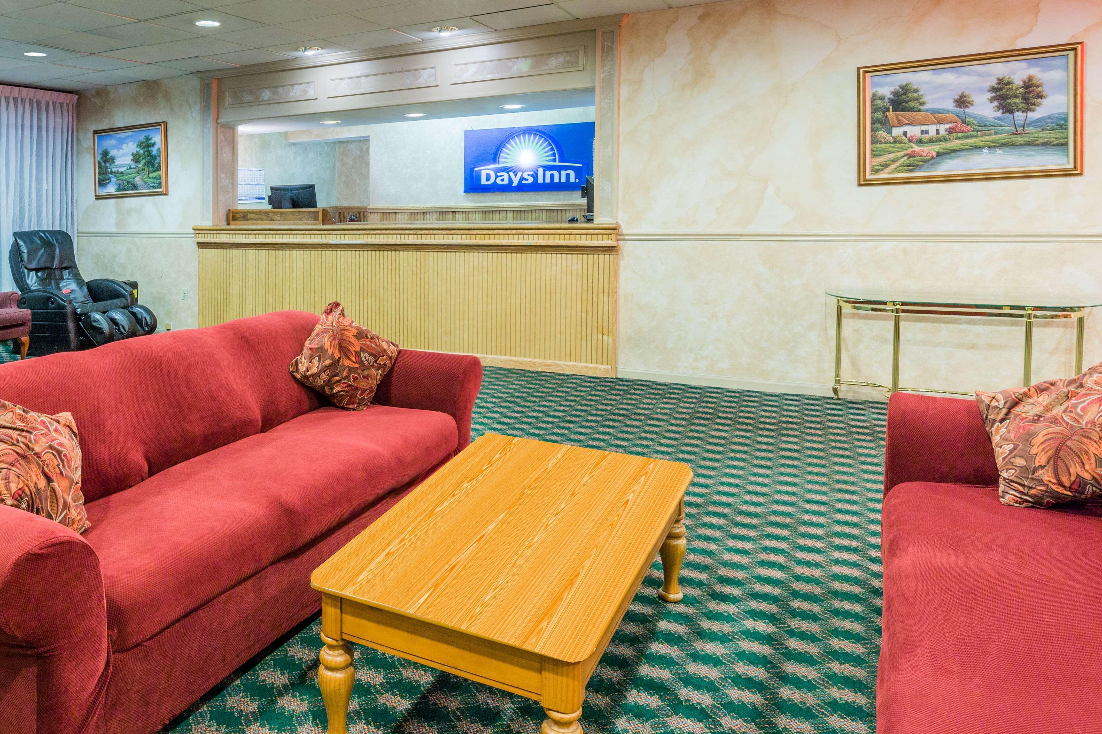 Days Inn East Stroudsburg Esterno foto