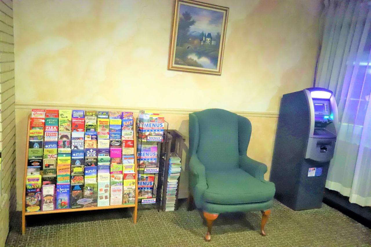 Days Inn East Stroudsburg Esterno foto